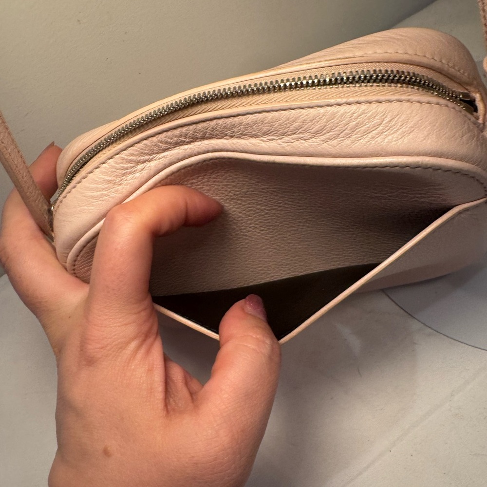 Balenciaga Pink Crossbody Bag with Minimalist Design - Picture 9 of 11